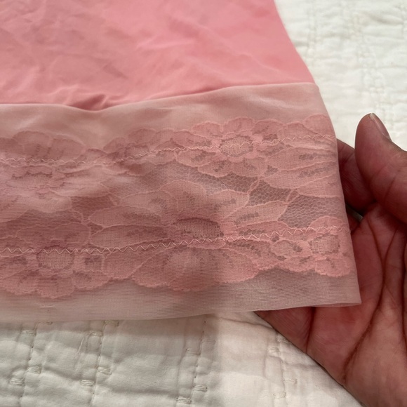 Vintage 60s 70s Blush Pink Lace Trimmed Slip Sz. S‎ - Picture 7 of 12